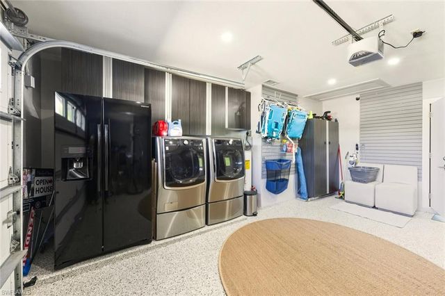 530 108 AVE N, Naples, FL 34108