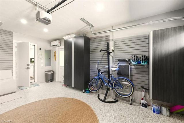 530 108 AVE N, Naples, FL 34108