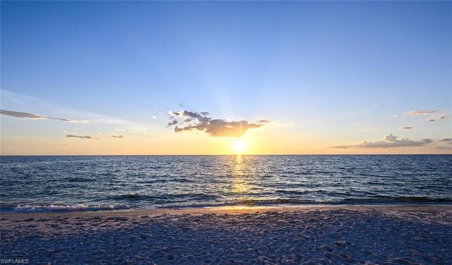 530 108 AVE N, Naples, FL 34108