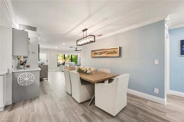 530 108 AVE N, Naples, FL 34108