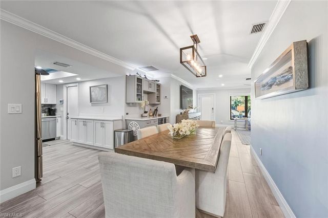 530 108 AVE N, Naples, FL 34108