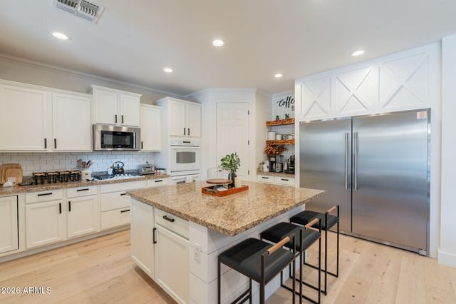 3852 E COMSTOCK Drive, Gilbert, AZ 85296