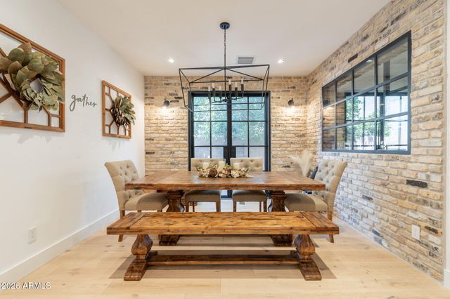 3852 E COMSTOCK Drive, Gilbert, AZ 85296