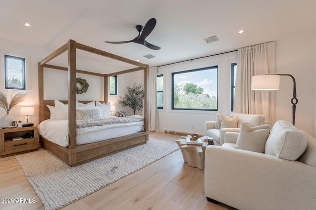 3852 E COMSTOCK Drive, Gilbert, AZ 85296