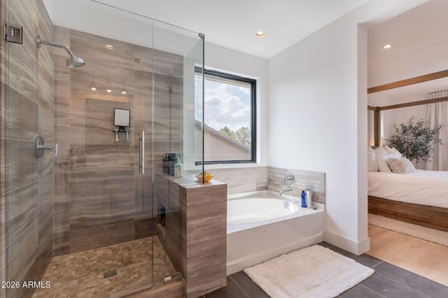 3852 E COMSTOCK Drive, Gilbert, AZ 85296