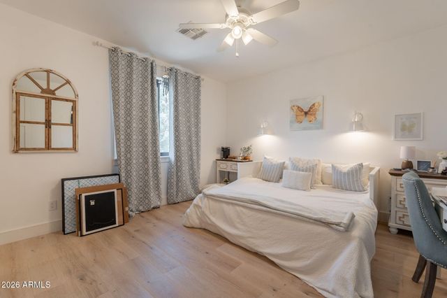 3852 E COMSTOCK Drive, Gilbert, AZ 85296