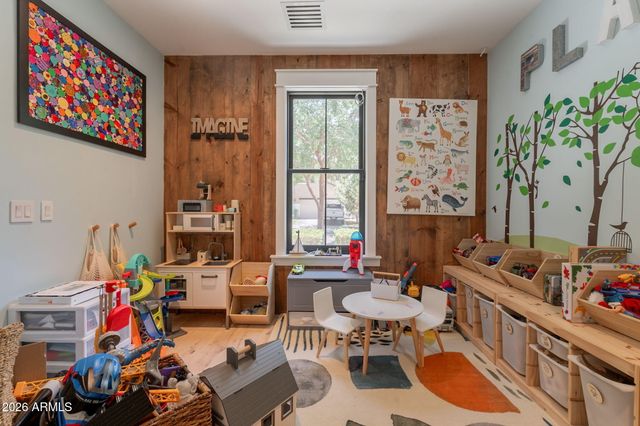 3852 E COMSTOCK Drive, Gilbert, AZ 85296