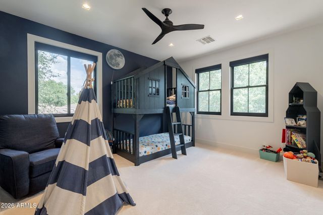 3852 E COMSTOCK Drive, Gilbert, AZ 85296