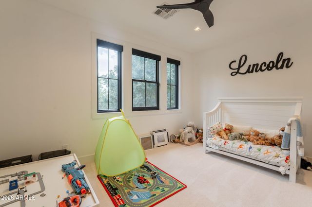 3852 E COMSTOCK Drive, Gilbert, AZ 85296