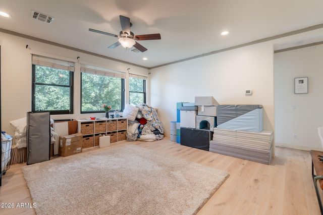 3852 E COMSTOCK Drive, Gilbert, AZ 85296