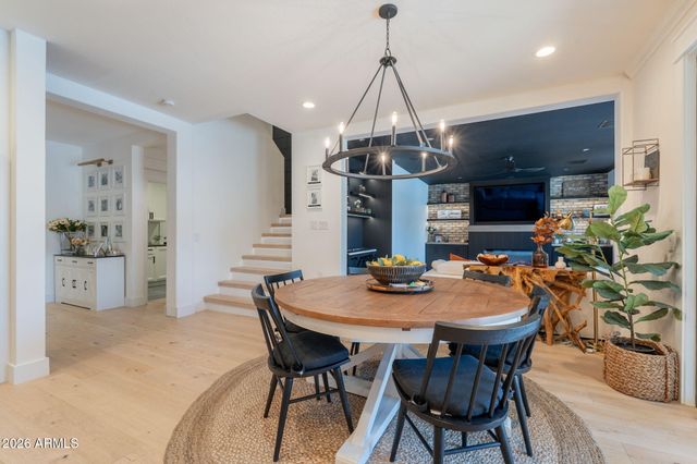 3852 E COMSTOCK Drive, Gilbert, AZ 85296