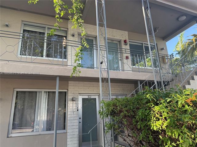 801 15th St 202, Miami Beach, FL 33139