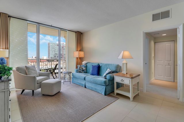 480 Hibiscus Street 821, West Palm Beach, FL 33401