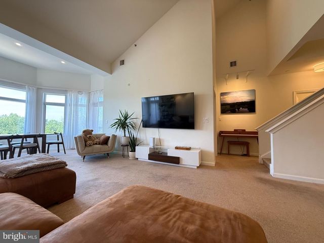530 CARSON TER, Huntingdon Valley, PA 19006