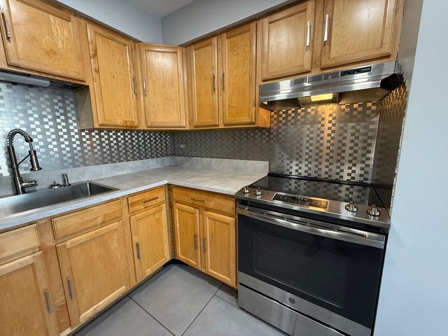 1101 Harlem Avenue S 301, Forest Park, IL 60130