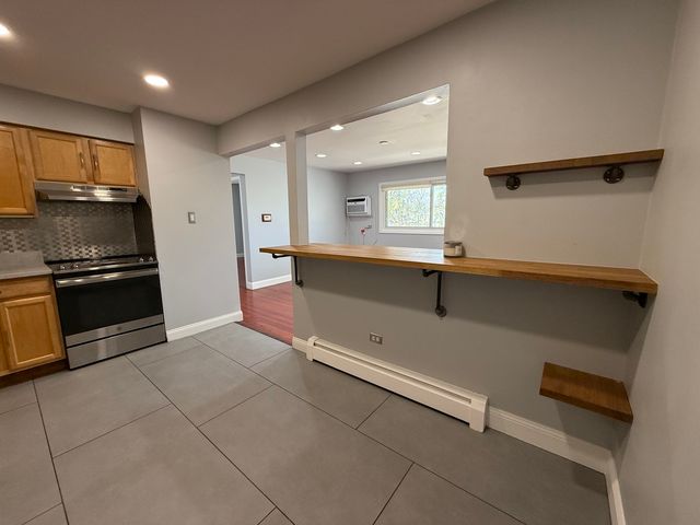 1101 Harlem Avenue S 301, Forest Park, IL 60130