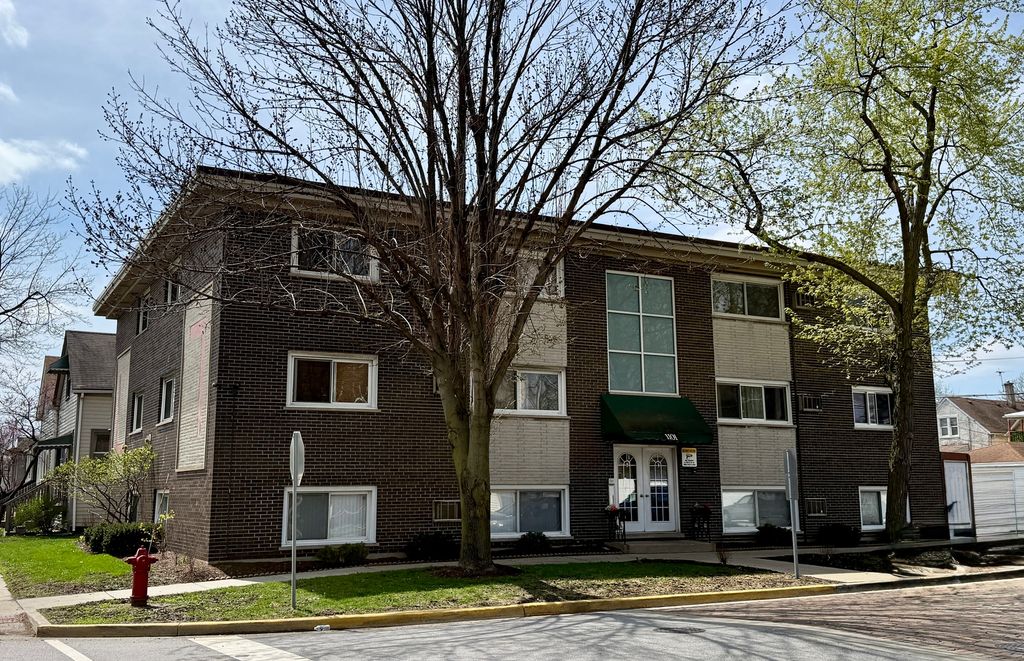 1101 Harlem Avenue S 301, Forest Park, IL 60130