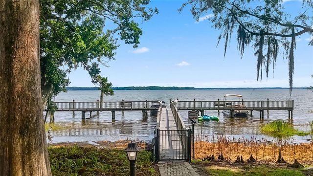 2122 TARPON LANDINGS DRIVE, Tarpon Springs, FL 34688