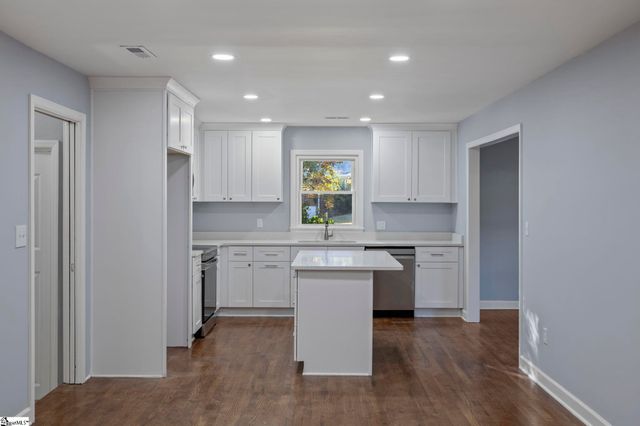 104 Sunline Place, Spartanburg, SC 29307