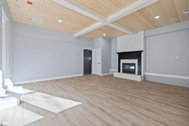 104 Sunline Place, Spartanburg, SC 29307