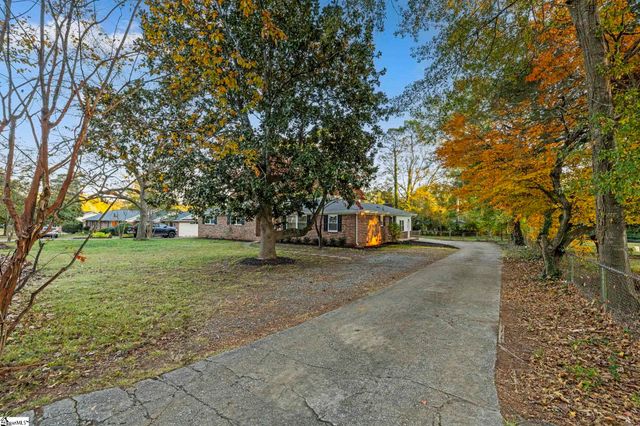 104 Sunline Place, Spartanburg, SC 29307