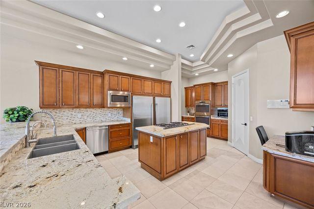 9708 Winter Palace Drive, Las Vegas, NV 89145