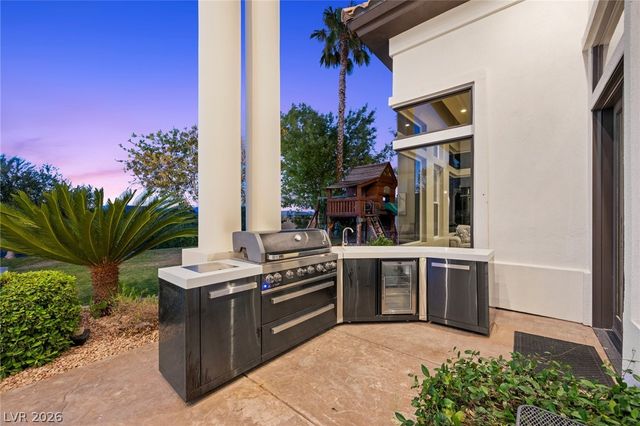 9708 Winter Palace Drive, Las Vegas, NV 89145