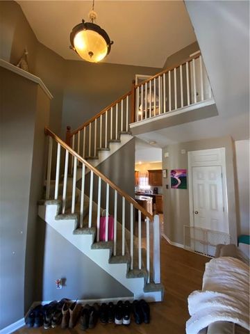 9715 N Holmes Street, Kansas City, MO 64155