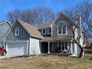 9715 N Holmes Street, Kansas City, MO 64155