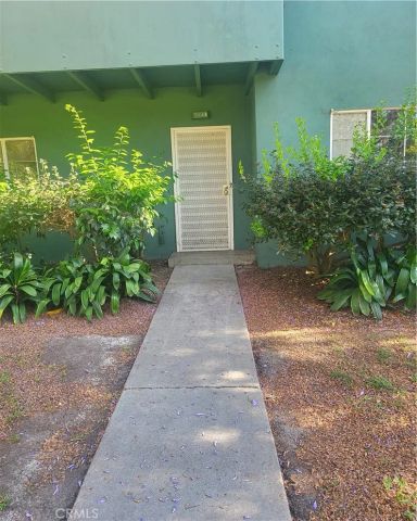 5148 Village Green, Los Angeles, CA 90016