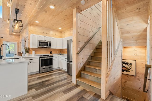 510 Warbonnet Wy, Pigeon Forge, TN 37863