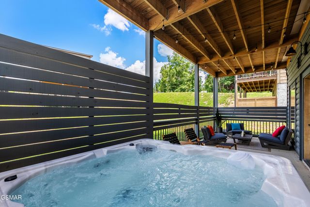 510 Warbonnet Wy, Pigeon Forge, TN 37863