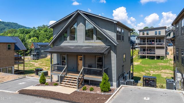 510 Warbonnet Wy, Pigeon Forge, TN 37863