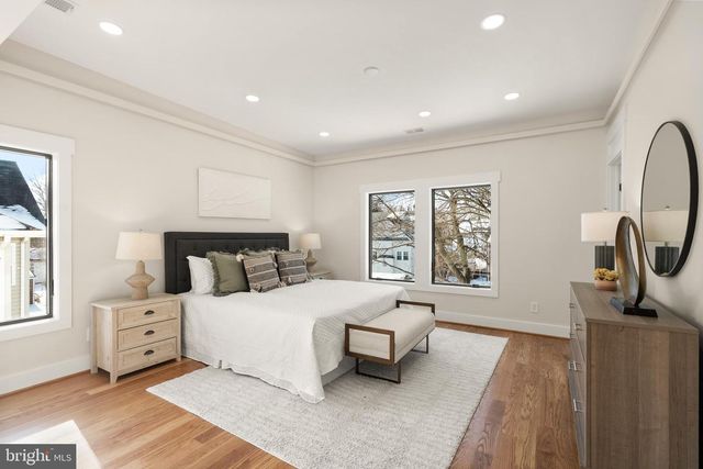 742 N GEORGE MASON DR, Arlington, VA 22203