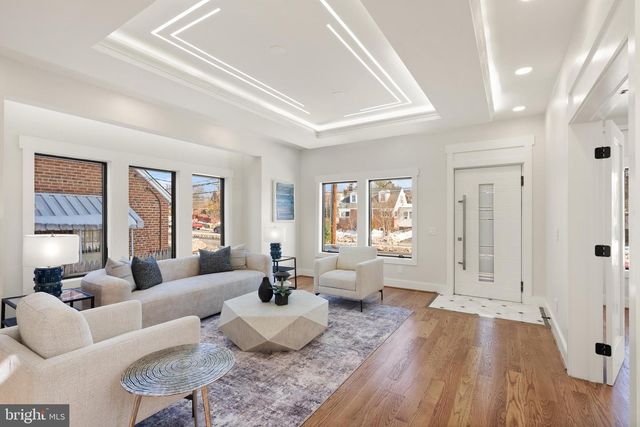 742 N GEORGE MASON DR, Arlington, VA 22203