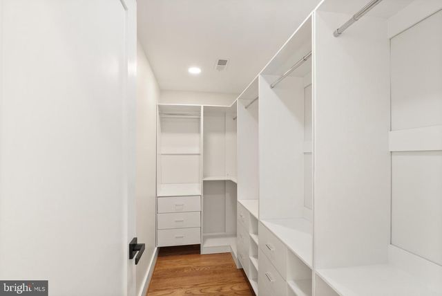 742 N GEORGE MASON DR, Arlington, VA 22203