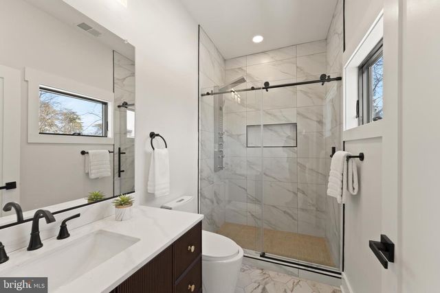 742 N GEORGE MASON DR, Arlington, VA 22203