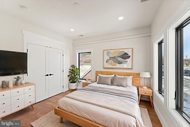 742 N GEORGE MASON DR, Arlington, VA 22203