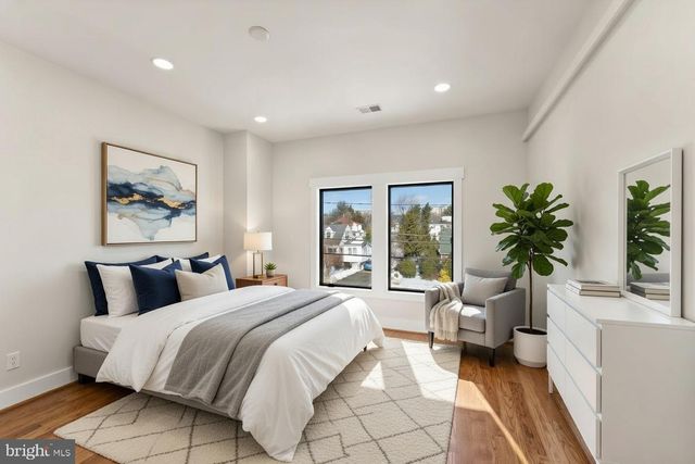 742 N GEORGE MASON DR, Arlington, VA 22203