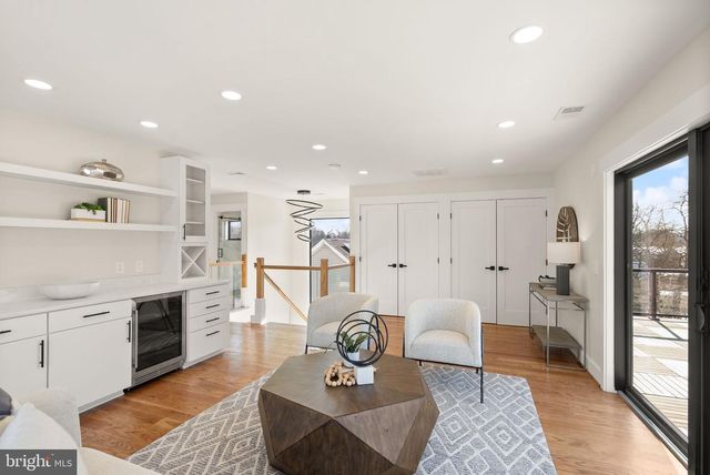 742 N GEORGE MASON DR, Arlington, VA 22203