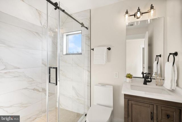 742 N GEORGE MASON DR, Arlington, VA 22203