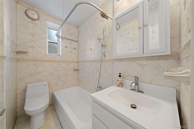 6787 Booth Street 5H, Forest Hills, NY 11375