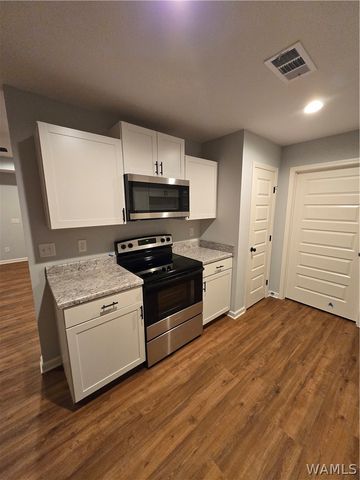 2132 4th E, Tuscaloosa, AL 35404