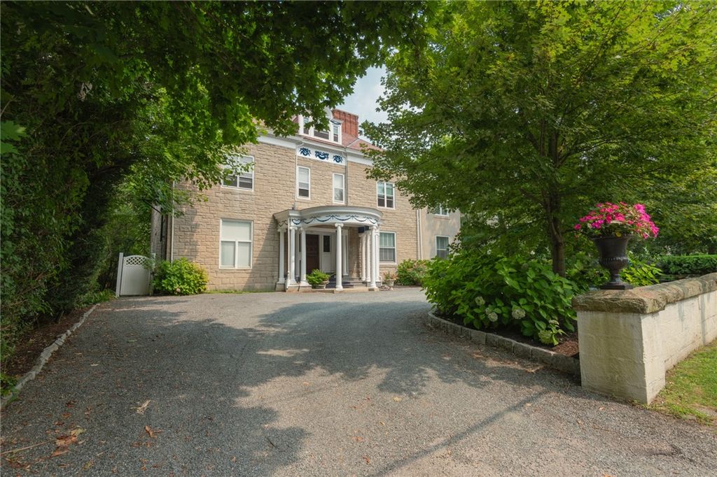 90 Rhode Island Avenue 2, Newport, RI 02840