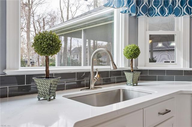 102 Homestead PL, Yorktown, VA 23693