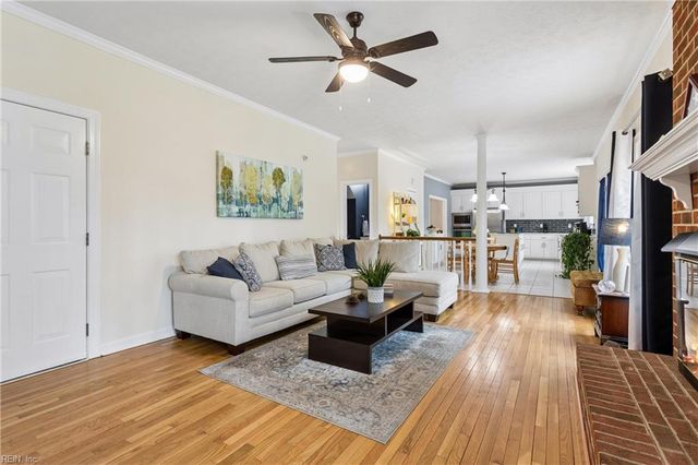 102 Homestead PL, Yorktown, VA 23693