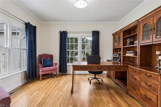 102 Homestead PL, Yorktown, VA 23693