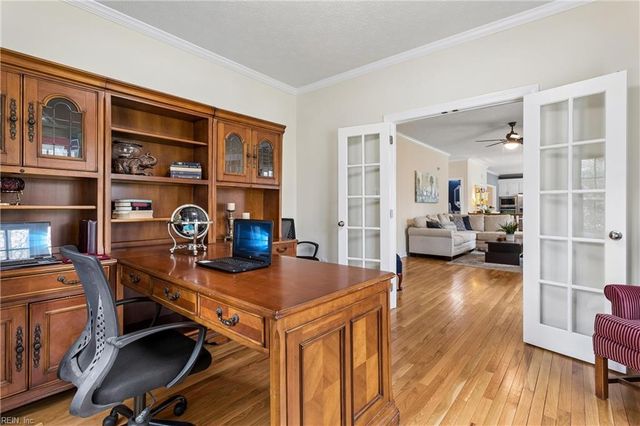 102 Homestead PL, Yorktown, VA 23693