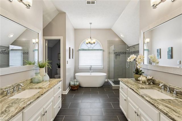 102 Homestead PL, Yorktown, VA 23693