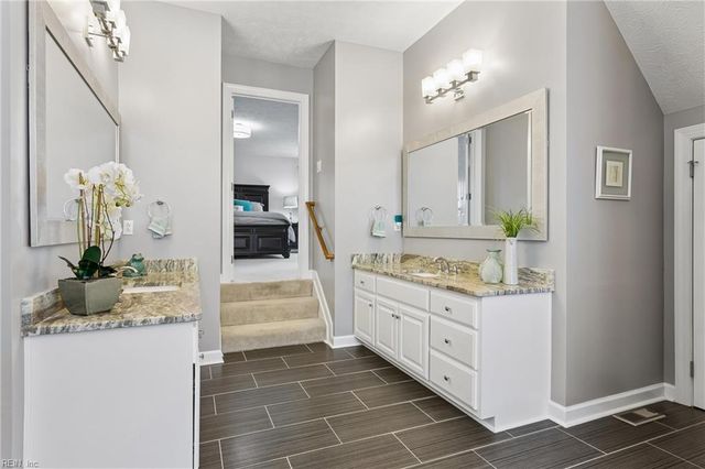 102 Homestead PL, Yorktown, VA 23693